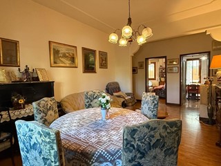 Appartamento in Vendita a Montecatini Terme, 139'000&euro;, 105 m², arredato, con Box