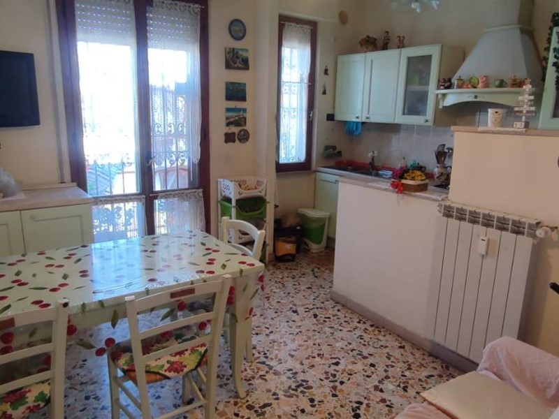 Appartamento in Vendita a San Giuliano Terme, zona La Fontina, 270'000&euro;, 100 m², arredato, con Box
