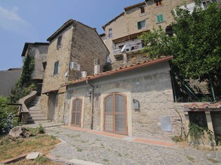 Trilocale in Vendita a Castelnuovo di Porto, 89'000&euro;, 84 m²