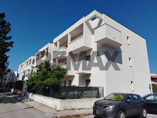 Appartamento in Vendita a Terrasini, 160'000&euro;, 150 m²