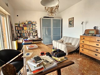 Appartamento in Vendita a Genova, 163'000&euro;, 106 m²