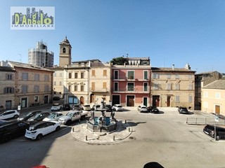 Appartamento in Vendita a Offida, 220'000&euro;, 256 m²