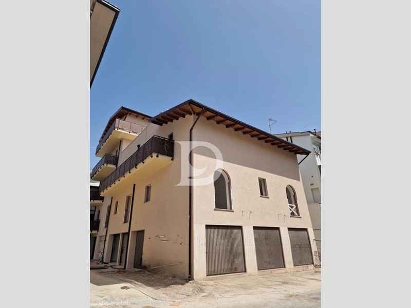 Trilocale in Vendita a Loreto Aprutino, 255'000&euro;, 96 m²