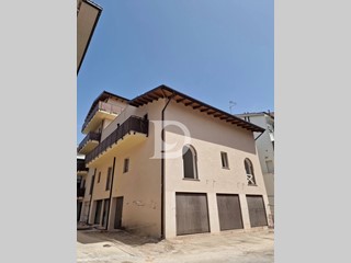 Trilocale in Vendita a Loreto Aprutino, 255'000&euro;, 96 m²