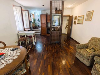 Appartamento in Vendita a Verona, 238'000&euro;, 134 m²