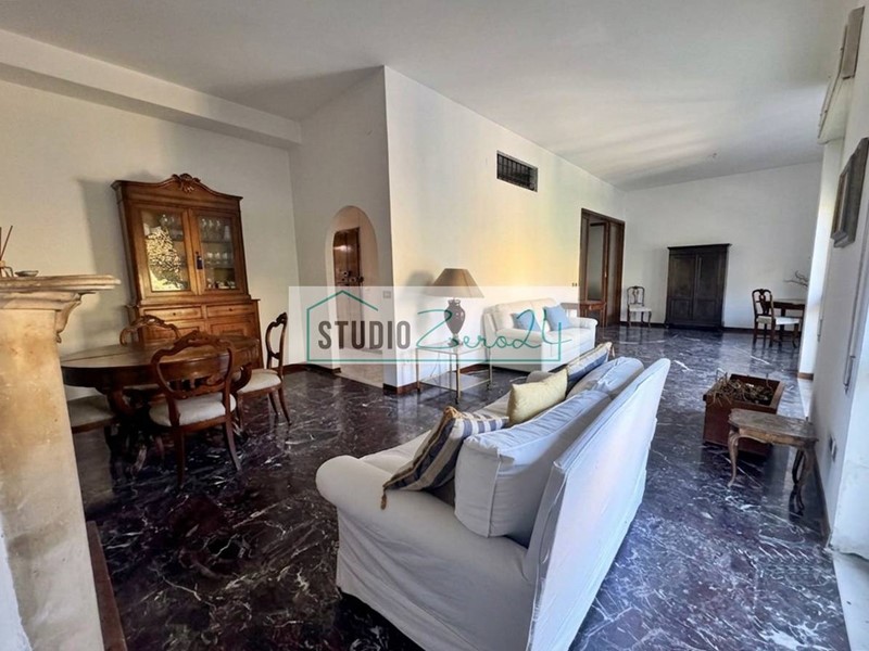 Appartamento in Vendita a Massa, 249'000&euro;, 227 m²