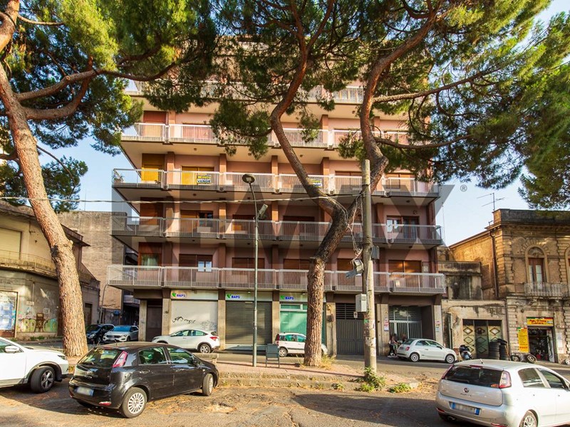 Appartamento in Vendita a Paternò, 120'000&euro;, 172 m²