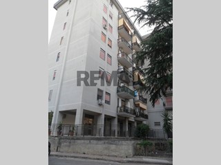 Appartamento in Vendita a Caltanissetta, 80'000&euro;, 130 m²