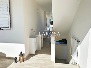 Quadrilocale in Vendita a Melendugno, zona Torre Specchia, 160'000&euro;, 63 m²