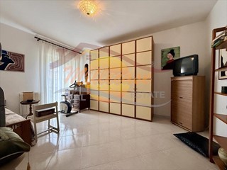 Appartamento in Vendita a Siracusa, zona Panagia, 138'000&euro;, 142 m²