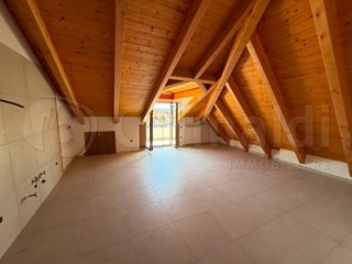Trilocale in Affitto a Giugliano in Campania, 700&euro;, 90 m²