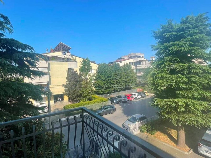Appartamento in Affitto a Rimini, 1'200&euro;, 120 m², arredato, con Box
