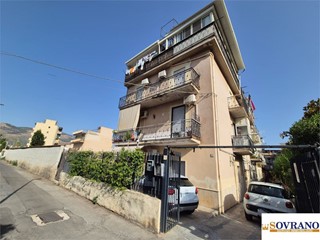 Trilocale in Vendita a Palermo, 129'000&euro;, 95 m²