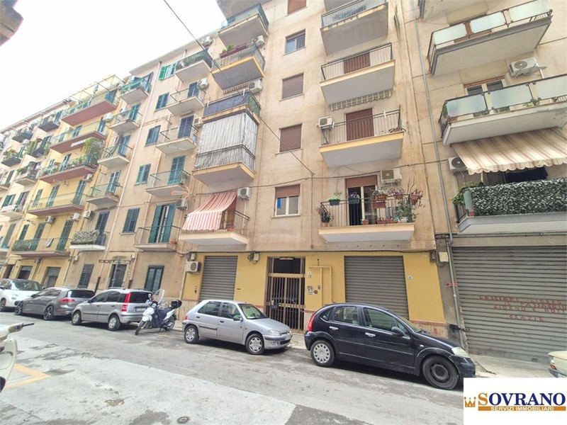 Trilocale in Vendita a Palermo, 119'000&euro;, 110 m²