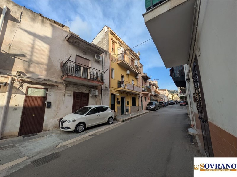 Bilocale in Vendita a Palermo, 70'000&euro;, 81 m²