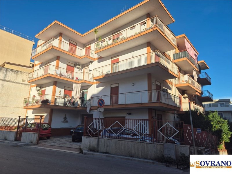 Appartamento in Vendita a Carini, 125'000&euro;, 170 m²