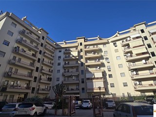 Quadrilocale in Vendita a Palermo, 240'000&euro;, 135 m²