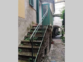 Trilocale in Vendita a Zuccarello, 93'000&euro;, 70 m²