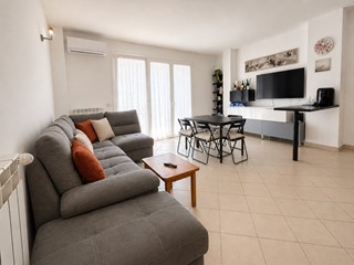 Bilocale in Vendita a Pisa, zona Calambrone, 199'000&euro;, 79 m², con Box
