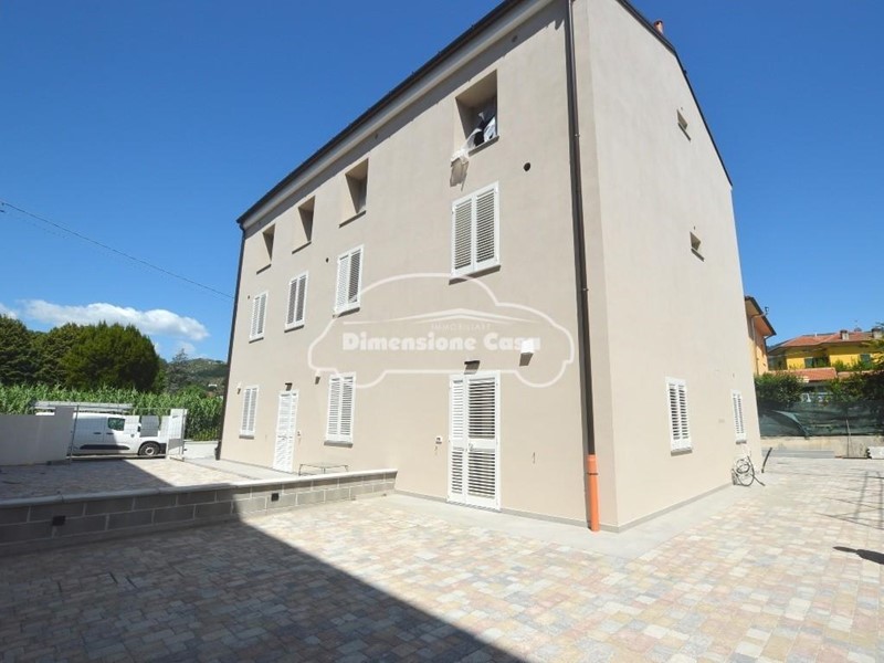 Attico in Vendita a Lucca, zona Ponte a Moriano, 235'000&euro;, 120 m²