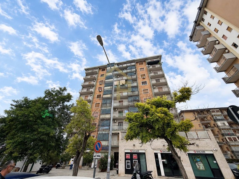 Quadrilocale in Vendita a Palermo, 185'000&euro;, 119 m²