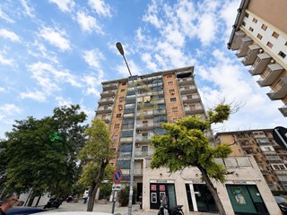 Quadrilocale in Vendita a Palermo, 185'000&euro;, 119 m²
