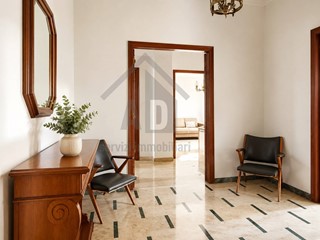 Trilocale in Vendita a Cosenza, 105'000&euro;, 145 m²