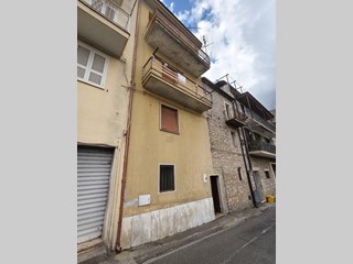 Trilocale in Vendita a Sonnino, 39'000&euro;, 100 m²
