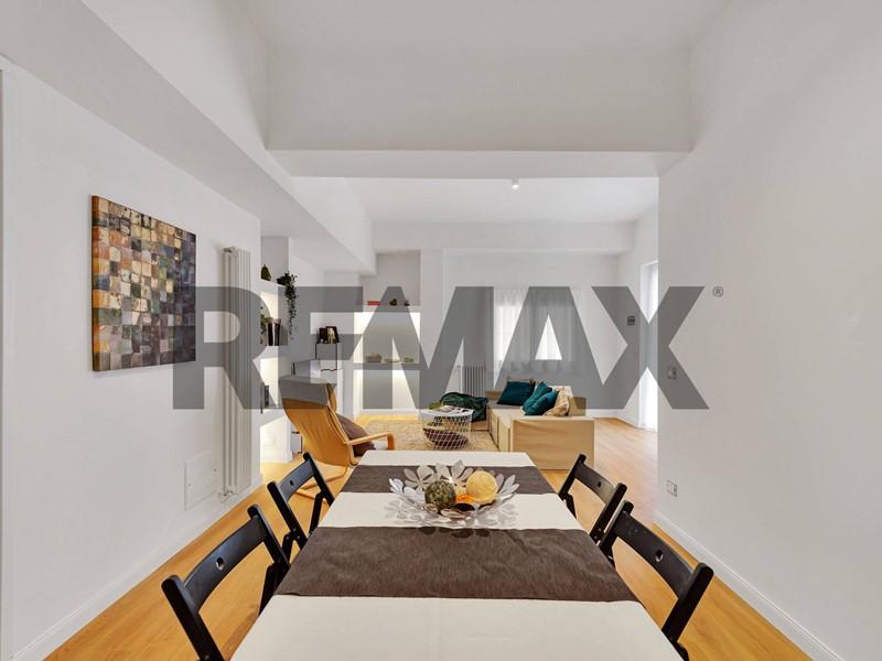 Bilocale in Vendita a Milano, 293'000&euro;, 72 m²