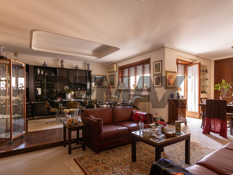 Quadrilocale in Vendita a Caltagirone, 120'000&euro;, 190 m²