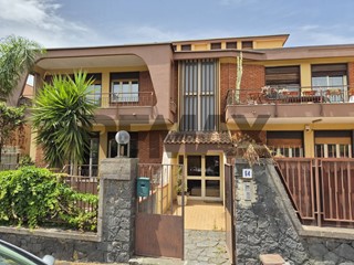 Appartamento in Vendita a Sant'Agata li Battiati, 175'000&euro;, 125 m²