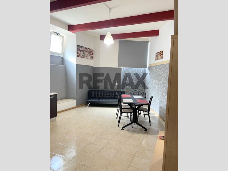 Bilocale in Vendita a Roma, 149'000&euro;, 80 m²