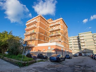Appartamento in Vendita a Siracusa, 90'000&euro;, 107 m²