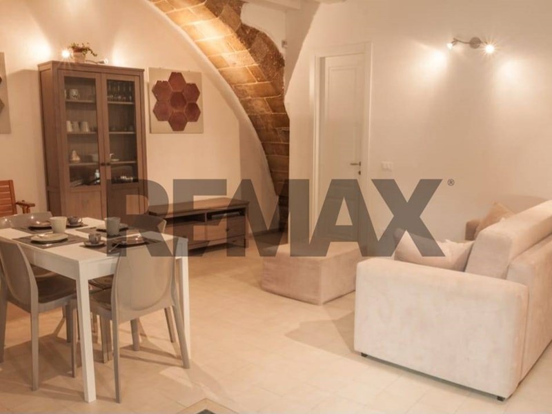 Appartamento in Affitto a Siracusa, 760&euro;, 108 m²