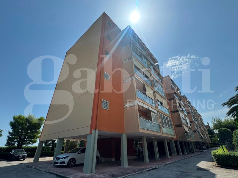 Trilocale in Vendita a Bari, 165'000&euro;, 90 m²