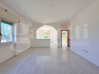 Quadrilocale in Affitto a Monte di Procida, 850&euro;, 100 m²