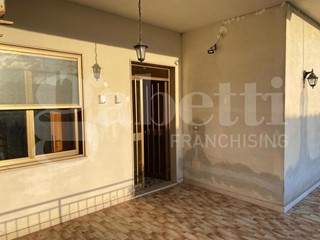 Quadrilocale in Vendita a Santa Giusta, 135'000&euro;, 139 m²
