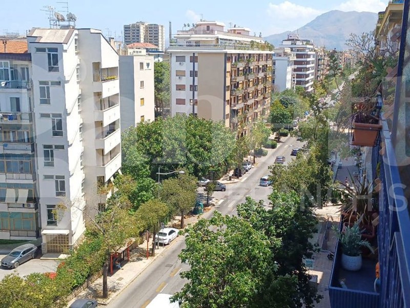 Bilocale in Affitto a Palermo, 870&euro;, 94 m²
