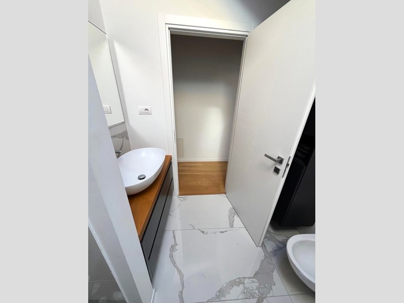 Quadrilocale in Vendita a Parabiago, 390'000&euro;, 141 m², arredato, con Box