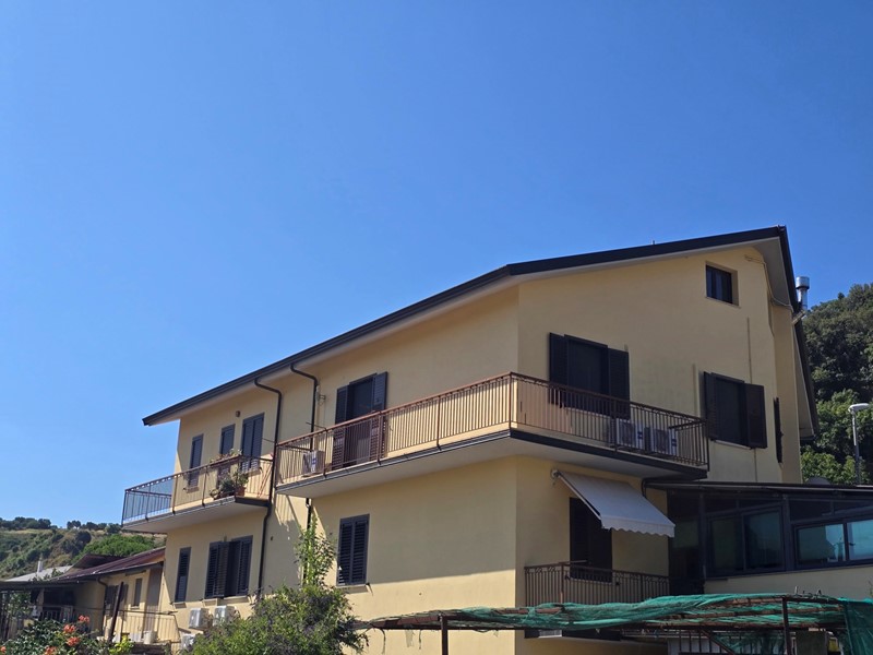 Appartamento in Vendita a Borgia, 98'000&euro;, 105 m²