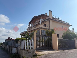 Bilocale in Vendita a Aprilia, 79'000&euro;, 80 m²