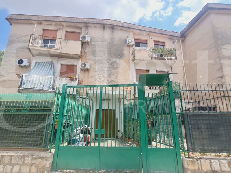 Trilocale in Vendita a Palermo, 57'000&euro;, 60 m²