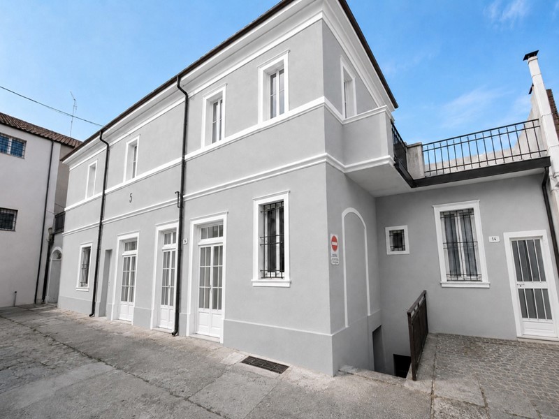 Trilocale in Vendita a Forlì, 135'000&euro;, 75 m², arredato