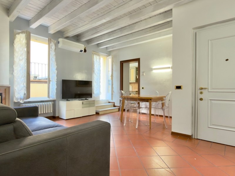 Trilocale in Affitto a Brescia, 1'200&euro;, 70 m², arredato