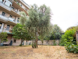 Trilocale in Vendita a Catania, 120'000&euro;, 104 m²