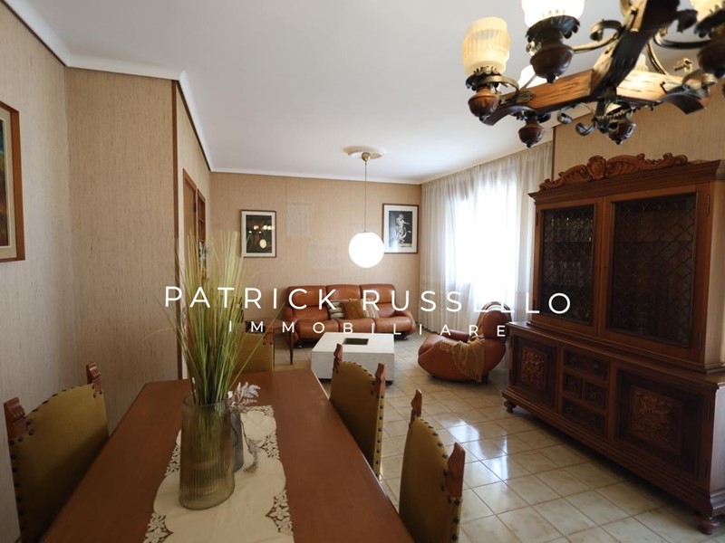 Appartamento in Vendita a Gela, zona CAPOSOPRANO, 165'000&euro;, 149 m², con Box
