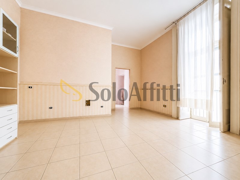Trilocale in Affitto a Napoli, zona Piazza Dante, 1'200&euro;, 70 m²
