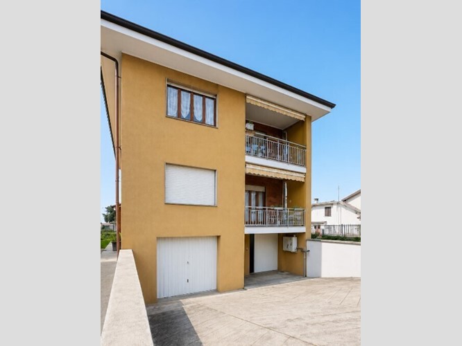 Appartamento in Vendita a Lagnasco, 138'322&euro;, 130 m², con Box