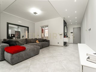Trilocale in Vendita a Catania, 189'000&euro;, 85 m², arredato