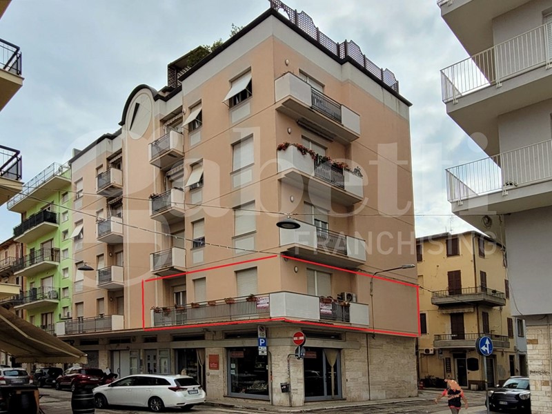 Appartamento in Vendita a San Benedetto del Tronto, 280'000&euro;, 109 m²